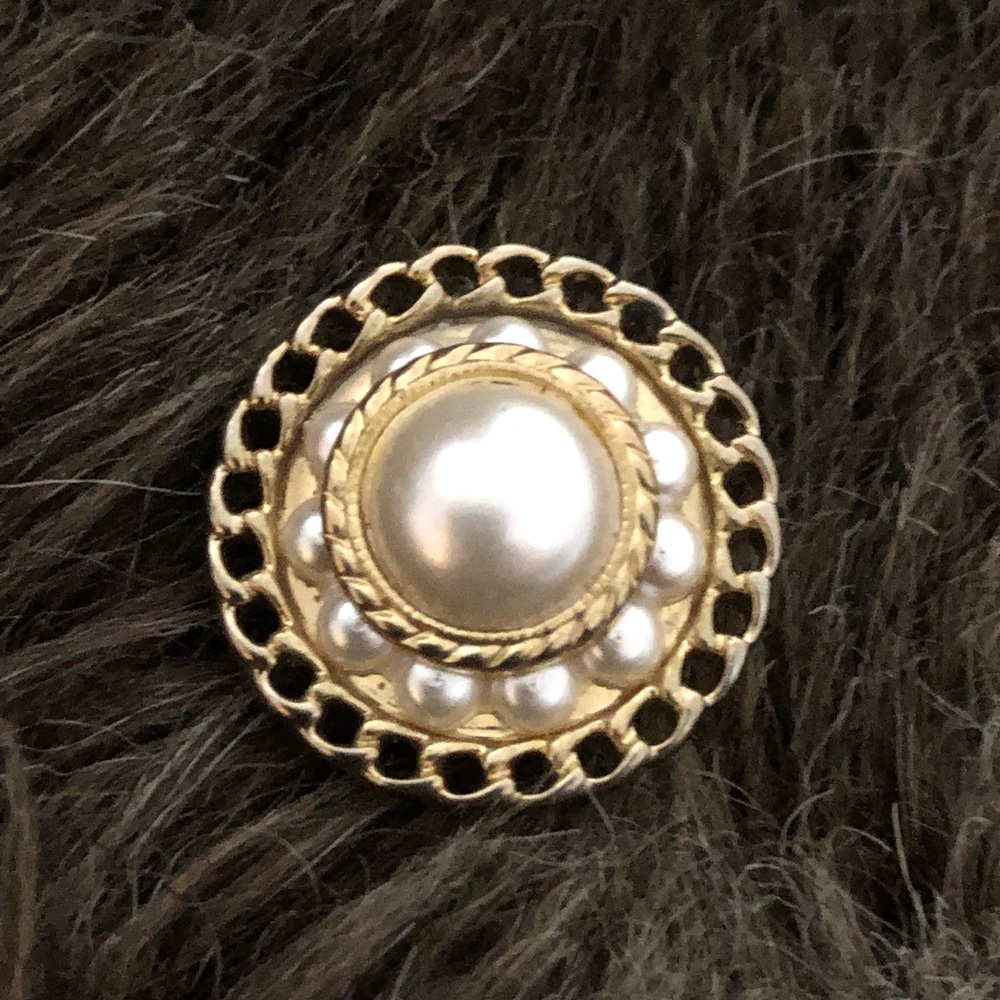 Vintage faux pearl gold plated metal button cover